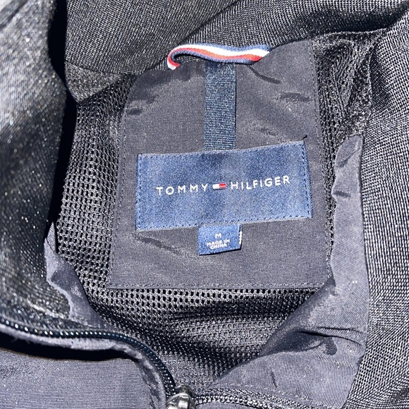 Men’s Tommy Hilfiger Black Jacket! Medium size. Hilfiger on the back of the neck - Picture 3 of 6